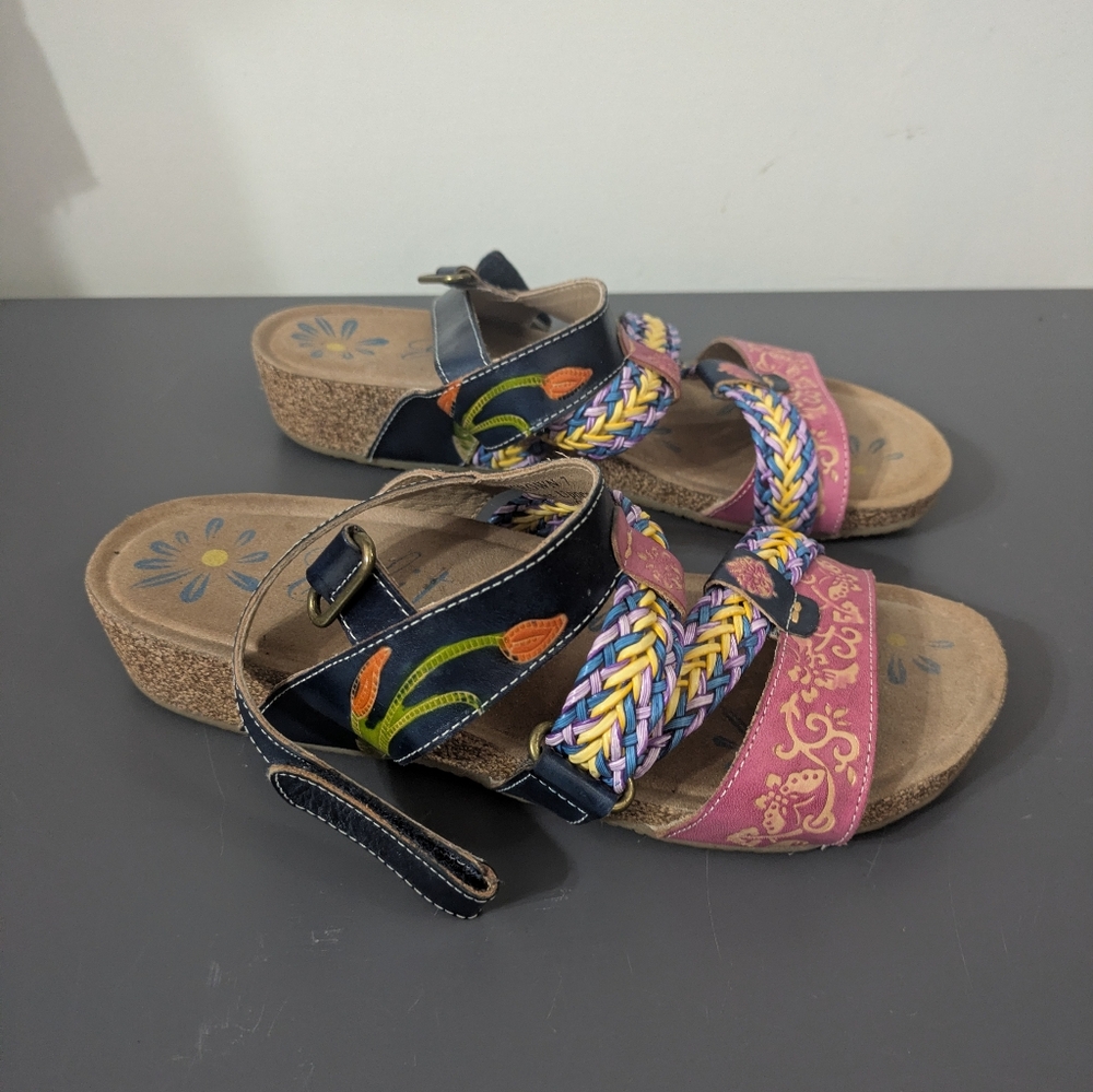 ELITE BY CORKYS "CROWN" RED NAVY YELLOW GREEN+ LEATHER ARTSY STRAPPY SANDALS